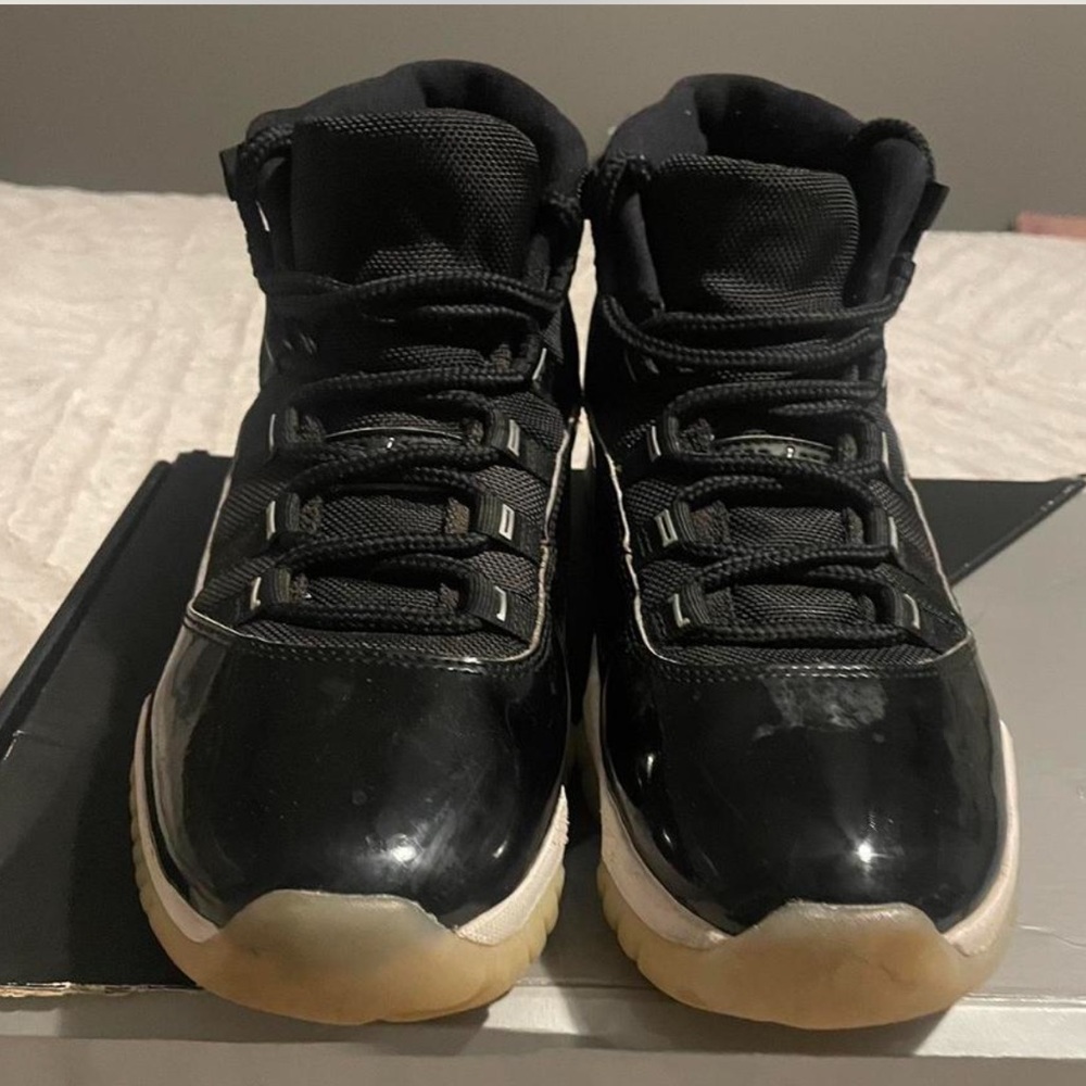 Jordan 11 - Picture 2 of 5